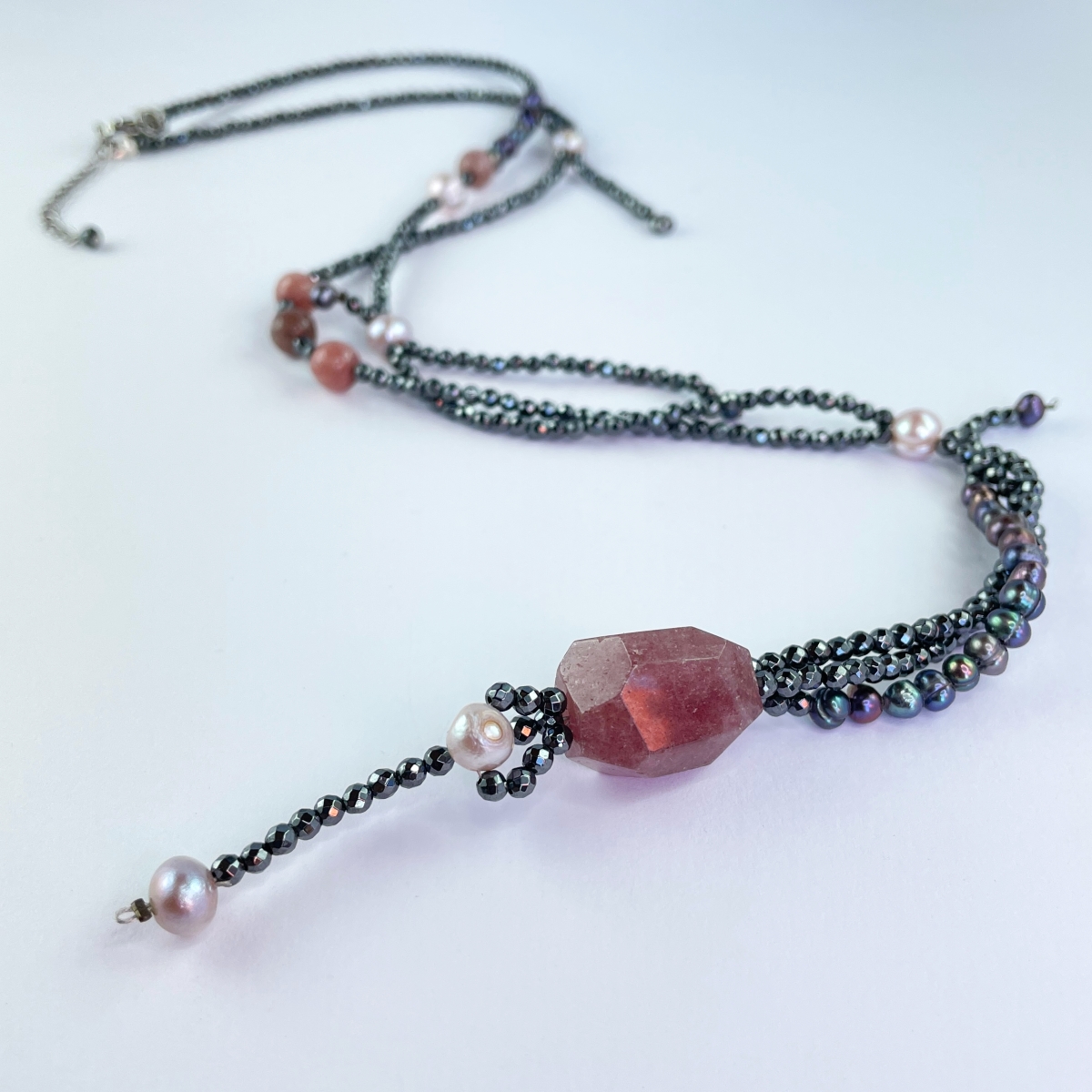 Hosszú ásvány ékszer, hematit és igazgyöngy nyaklánc, tervezői nyakék - Image 2